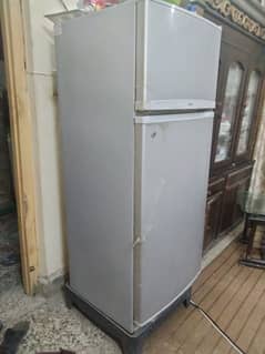HAIER REFRIDRATOR 12 CUBIC