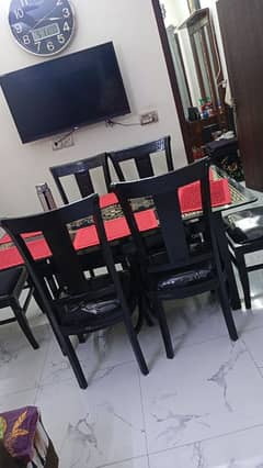 slightly used dinning table in just 47000