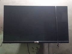 panel kharab hai Tuta Hua bhi hai