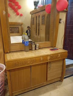 ber 3door almari dressing