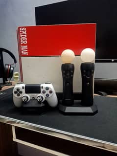 Playstation 4 white (limited edition) with 2 motion controller