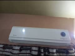 فروخت کے لیے Gree AC – بہترین حالت میں، زبردست کولنگ کہ ساتھ!