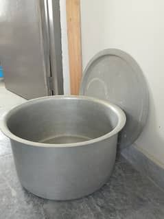 big cooking pot