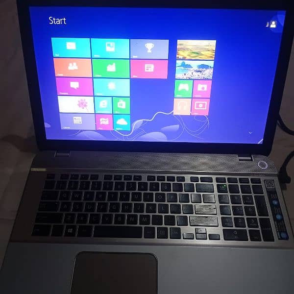 Toshiba laptop,i7 4th Gen,8 cpu 1