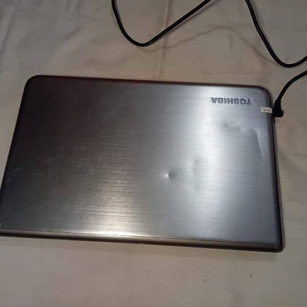 Toshiba laptop,i7 4th Gen,8 cpu 11
