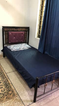 Furnish room available in G10/4 for Girls only