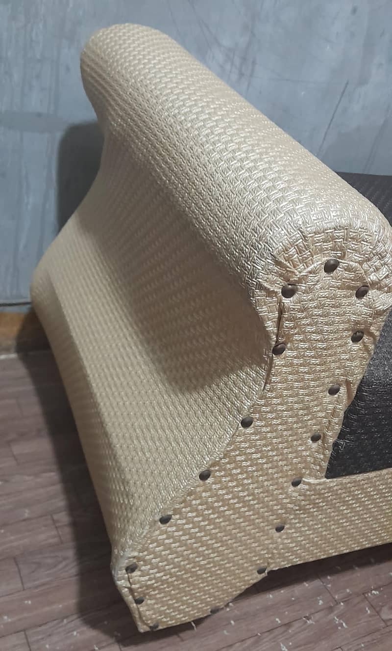 Sethi set with 2 dice and 1 computer chair 7