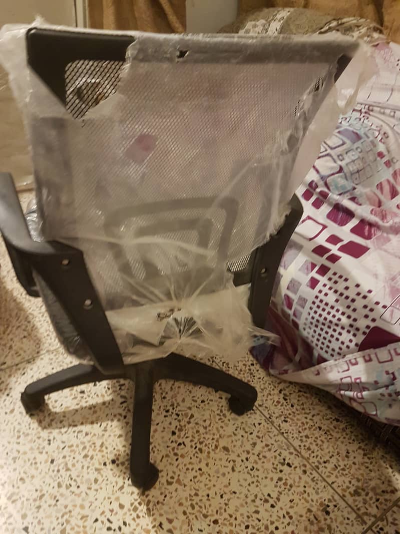 Sethi set with 2 dice and 1 computer chair 8