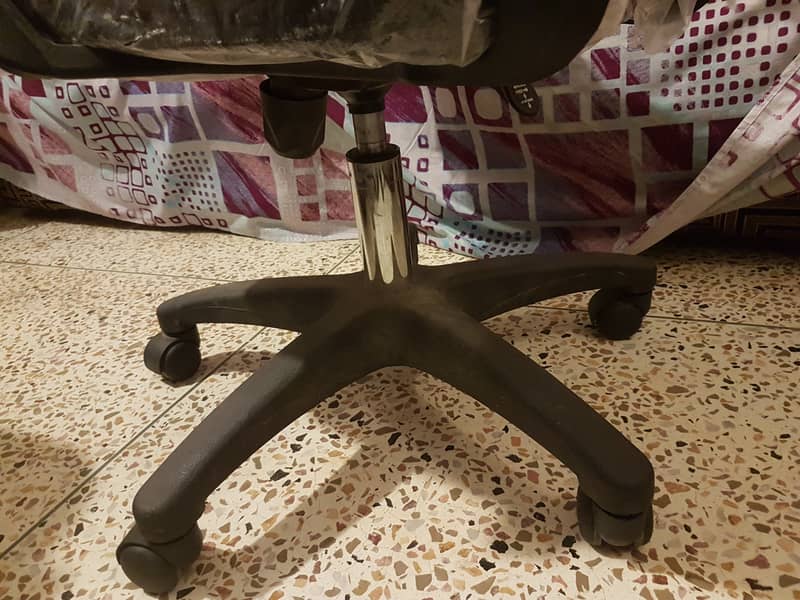 Sethi set with 2 dice and 1 computer chair 12