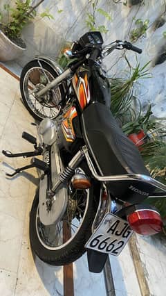 Honda 125 2021/22 Golden All punjab number Total original bike