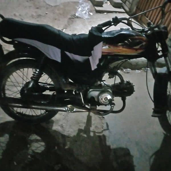 hi speed karachi 70 complt peper ok engin bike 1