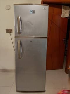 I m selling my defrost fridge in very good condition .