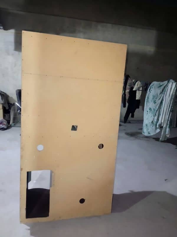 Computer Table in Excellent Condition 1