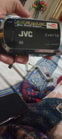 jvc  video camera everios