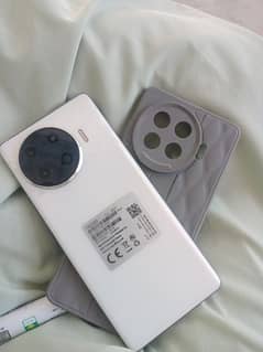 Tecno Spark 20 pro plus