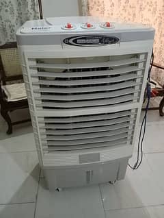 Solar cooler 12 volt cooler also can be used in direct ports