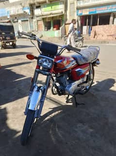 bike ek dam new he  total 2000 chale 03452620317 only call
