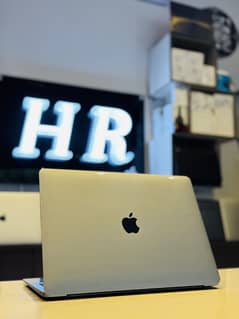 Apple Macbook Air 2018(Retina, 13-inch)Touch ID upto 12hour backup
