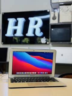 Apple macbook Air core i5 Turbo Boost up to 3.3GHz Up to 7 hours