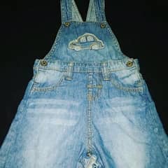 Kids clothes (rompers dungaree t-shirt) new and used in cheap prices.
