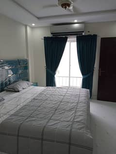 1 Bedroom VIP full furnishe flat for rent per day available in Bahia Town Lahore
