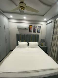 1 Bedroom VIP full furnishe flat for rent per day available in Bahia Town Lahore
