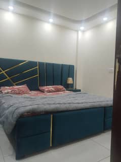 1 Bedroom VIP full furnishe flat for rent per day available in Bahia Town Lahore