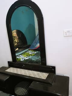 Wooden Dressing table/ Dressing mirror/Drawers