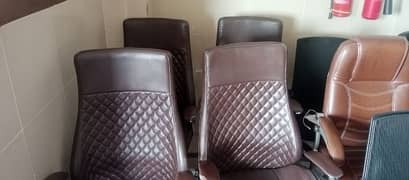 A. o. a sir ap nya apna office chairs rapir ka koi kam karvan  hoOff