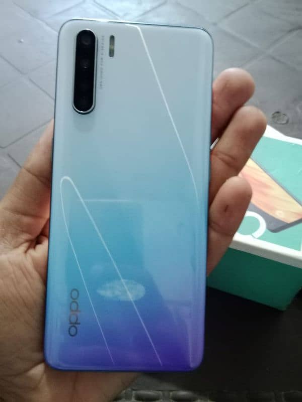 Oppo f15 8\128 in display finger print in lush condition 5