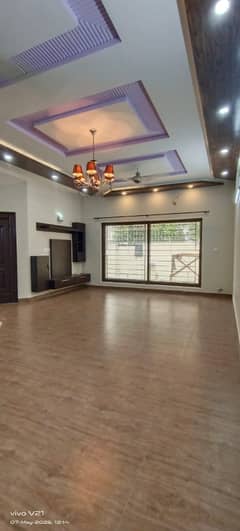 10 Marla Well Maintained Bungalow for rent Phase 6
