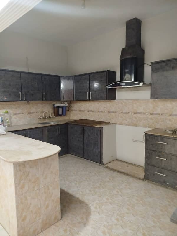 Upper Portion For rent Is Readily Available In Prime Location Of Gulshan-e-Iqbal - Block 10-A 4