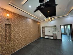 10 MARLA LIKE A BRAND NEW LUXURY EXCELLENT CONDITION GOOD FULL HOUSE FOR RENT IN JASMINE BLOCK BAHRIA TOWN LAHORE