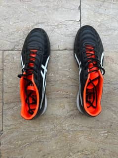 Sports Shoes