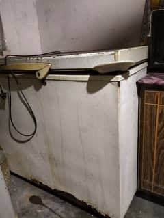 waves full size one door freezer. cooling bilkul ok