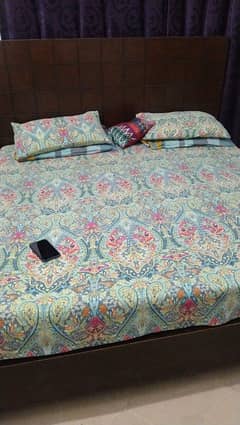 BedSet/SideTables/Mattress/Wooden Bedset