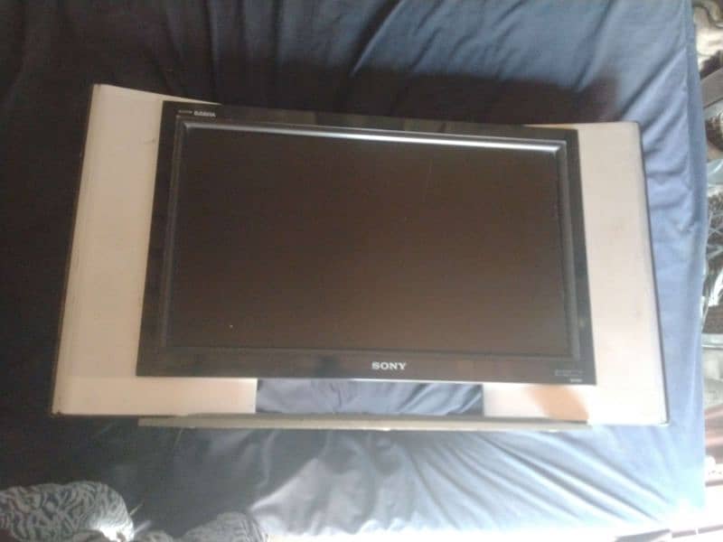Kolin LCD Multi-Media Display 2