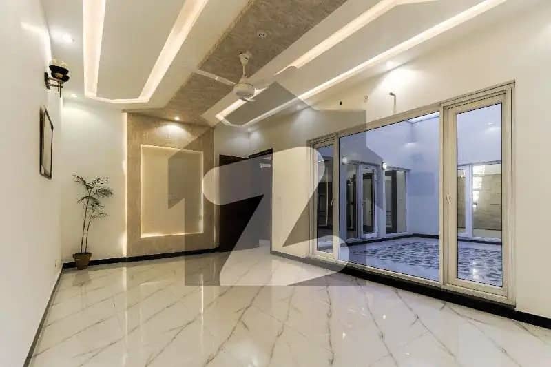 1 Kanal Luxurious Upper Portion On Top Location For Rent in DHA Phase 2 Lahore 4