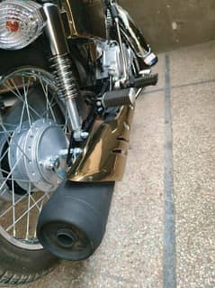 125 Golden Black Special Edition