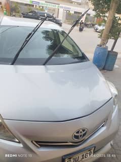 Toyota Prius Alpha 2013