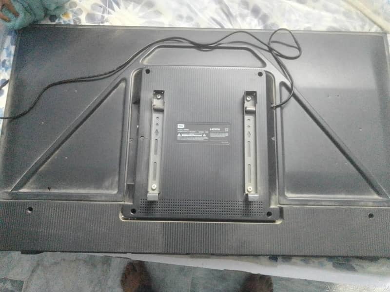 Tcl 43" Smart Led ( Panel Broken ) 3