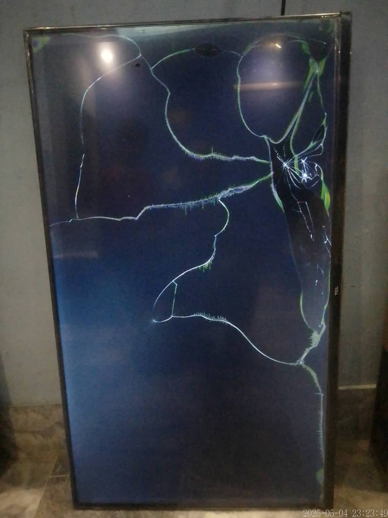 Tcl 43" Smart Led ( Panel Broken ) 4