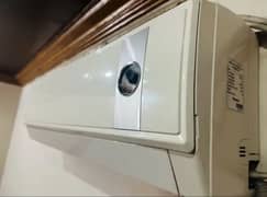 Gree 1.5 ton non inverter Ac full oky workin condition
