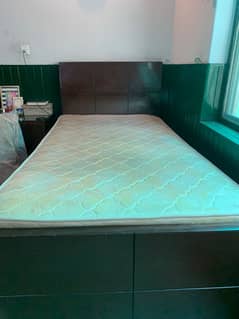 2 single bed with 2 spring mattress and 1 side table