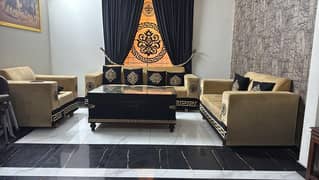 Sofa set and table