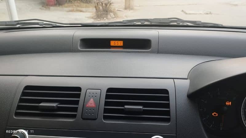 Suzuki Swift DLX Automatic 1.3 Navigation 6