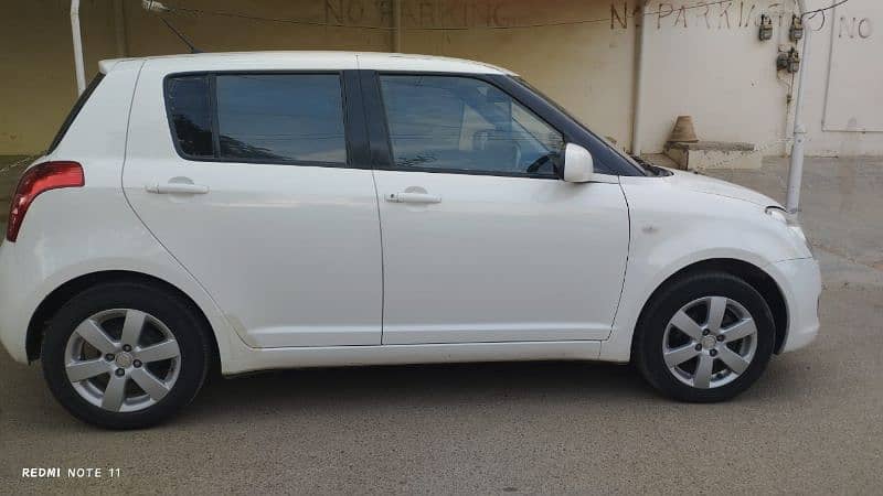 Suzuki Swift DLX Automatic 1.3 Navigation 8