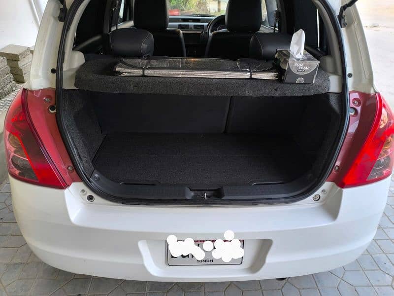 Suzuki Swift DLX Automatic 1.3 Navigation 10