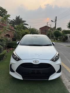 Toyota yaris hatchback x
