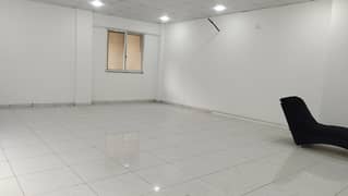 700 sq Ft Corporate Office Space Available Near 6th Road